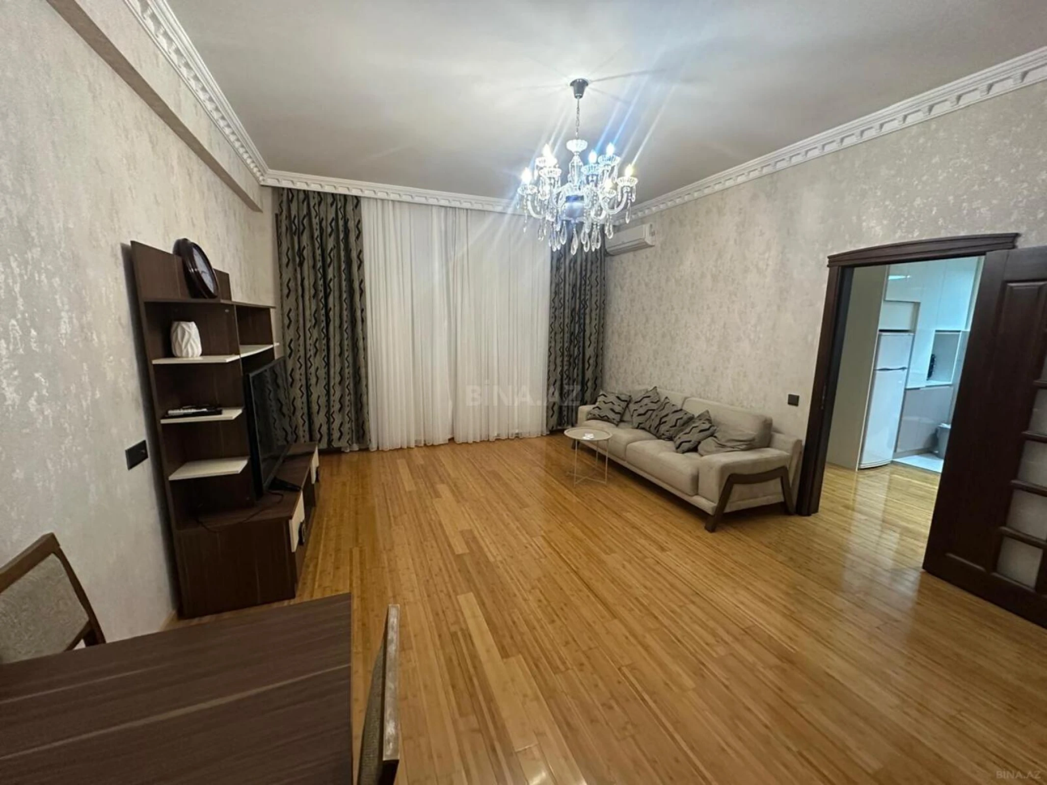 Kirayə verilir 2 otaqlı mənzil 70 m²
