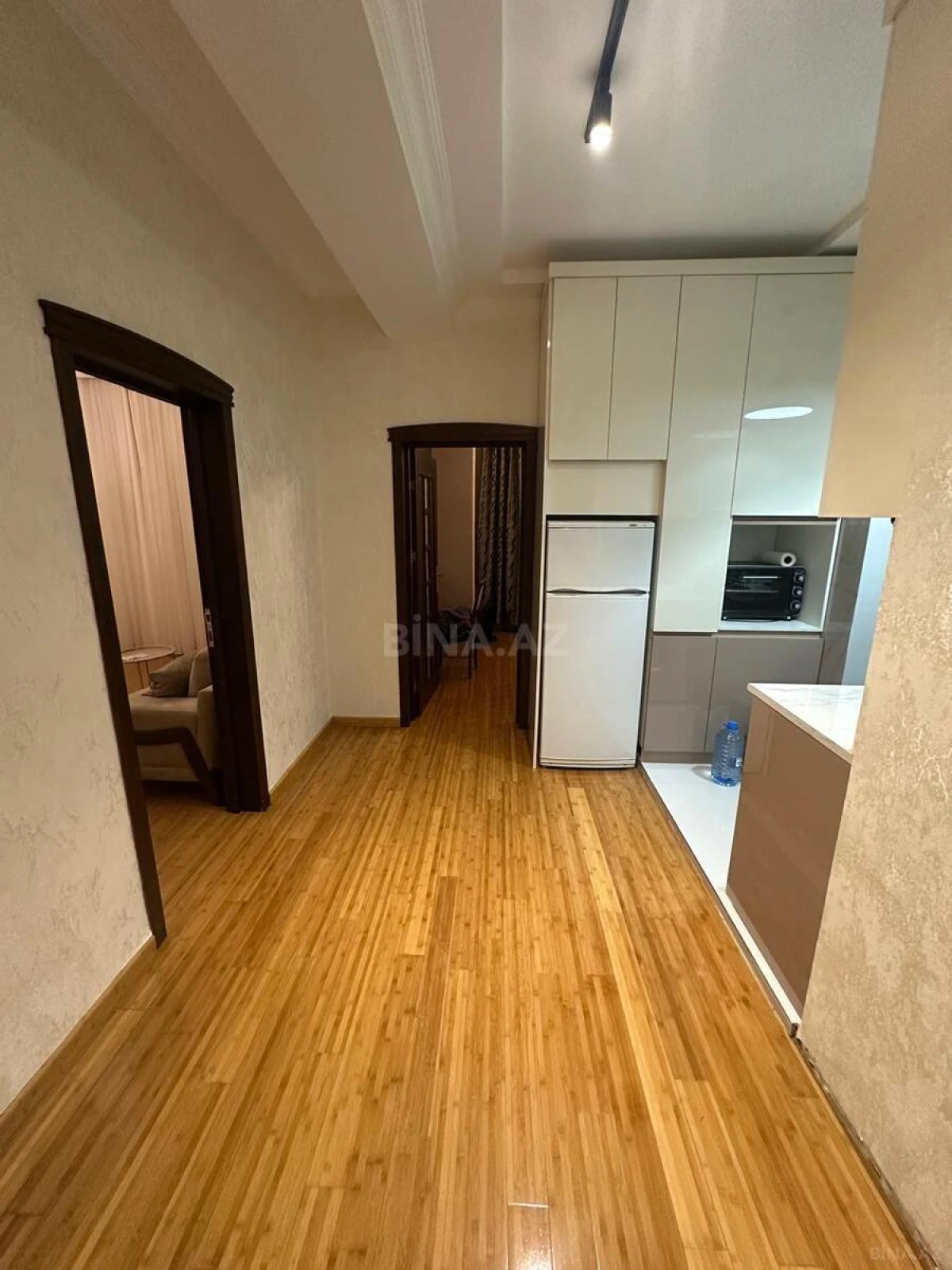 Kirayə verilir 2 otaqlı mənzil 70 m²