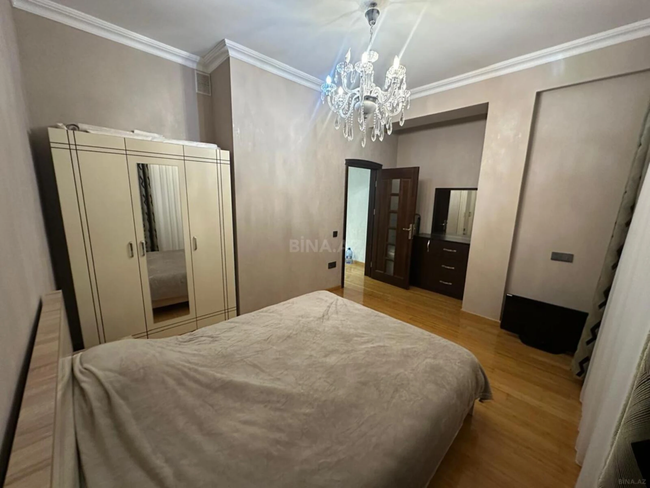 Kirayə verilir 2 otaqlı mənzil 70 m²