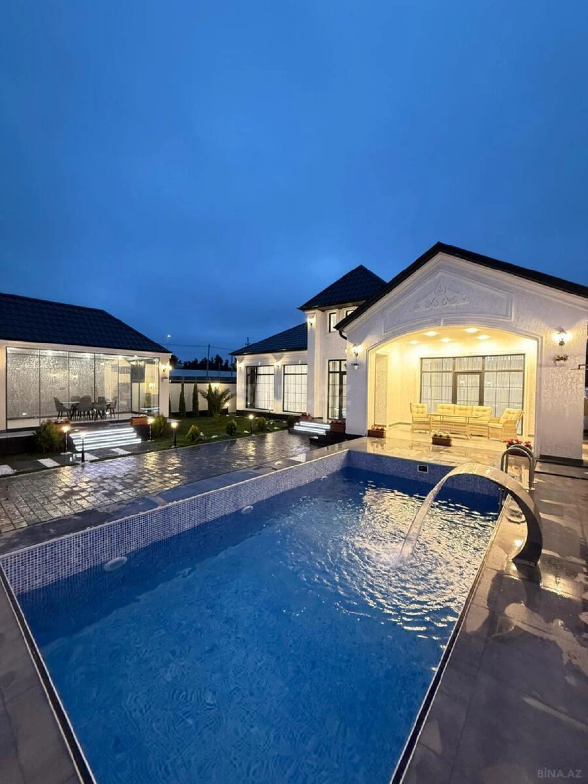 Satılır 5 otaqlı həyət evi 200 m²