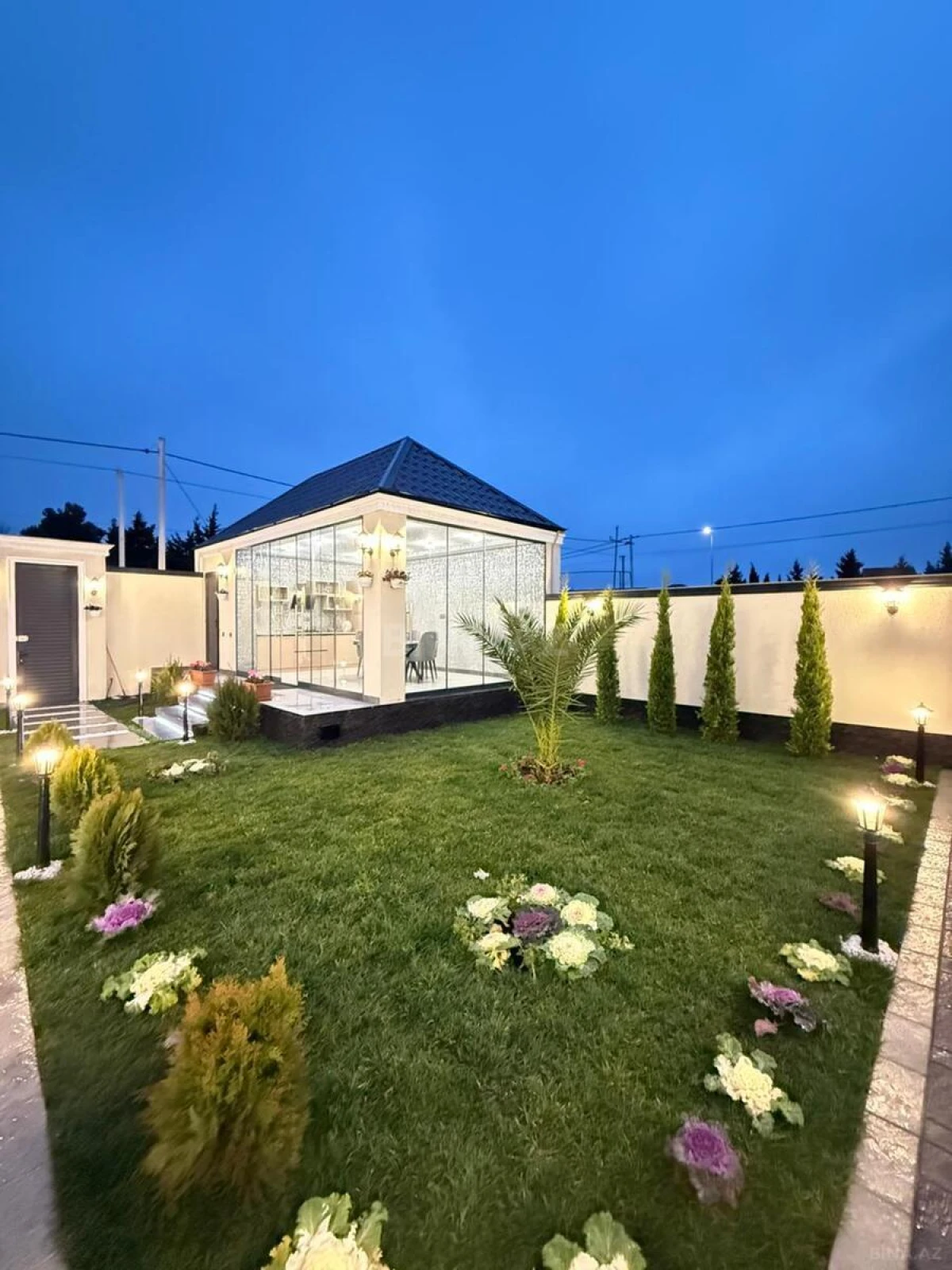 Satılır 5 otaqlı həyət evi 200 m²