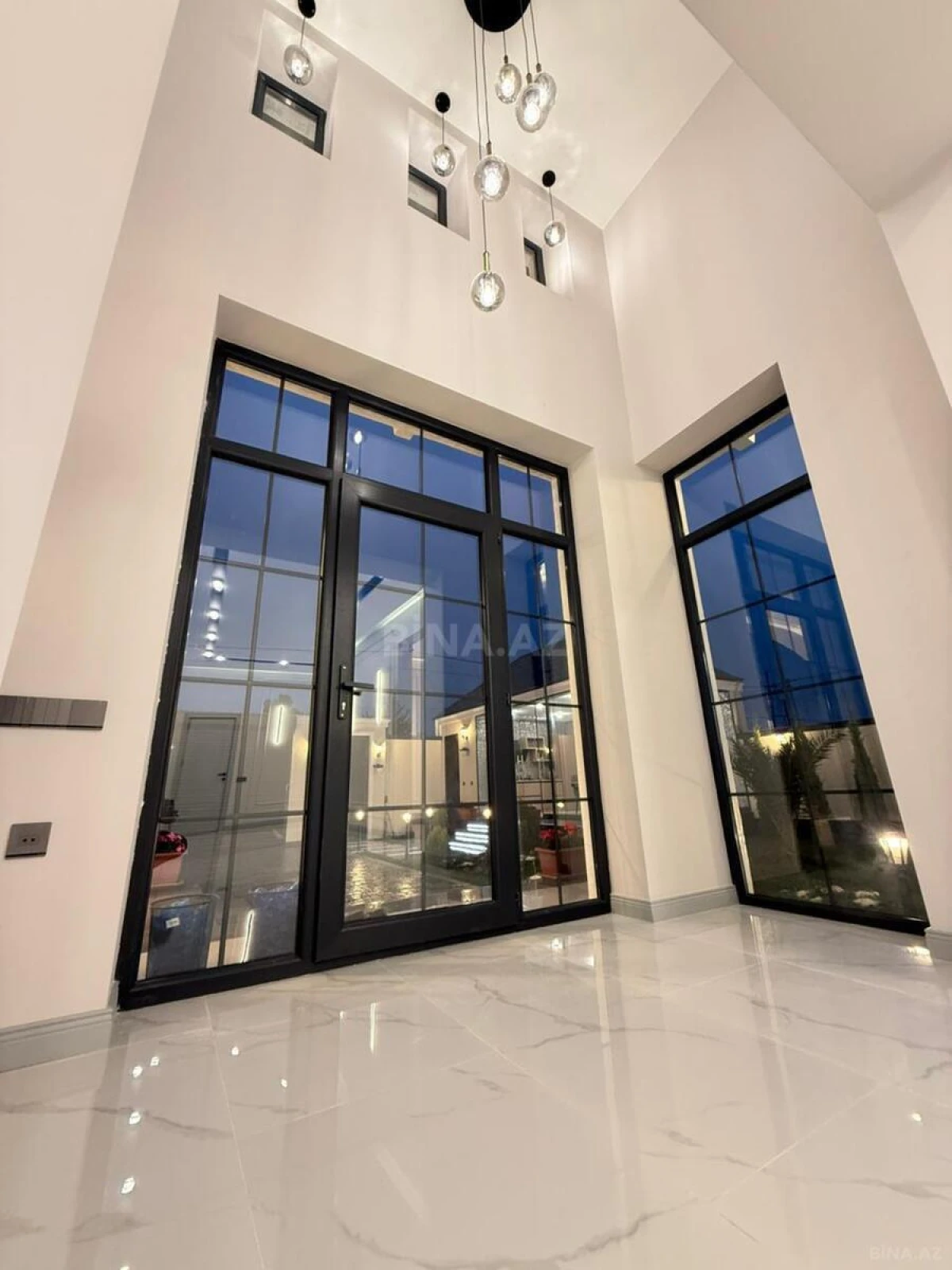 Satılır 5 otaqlı həyət evi 200 m²