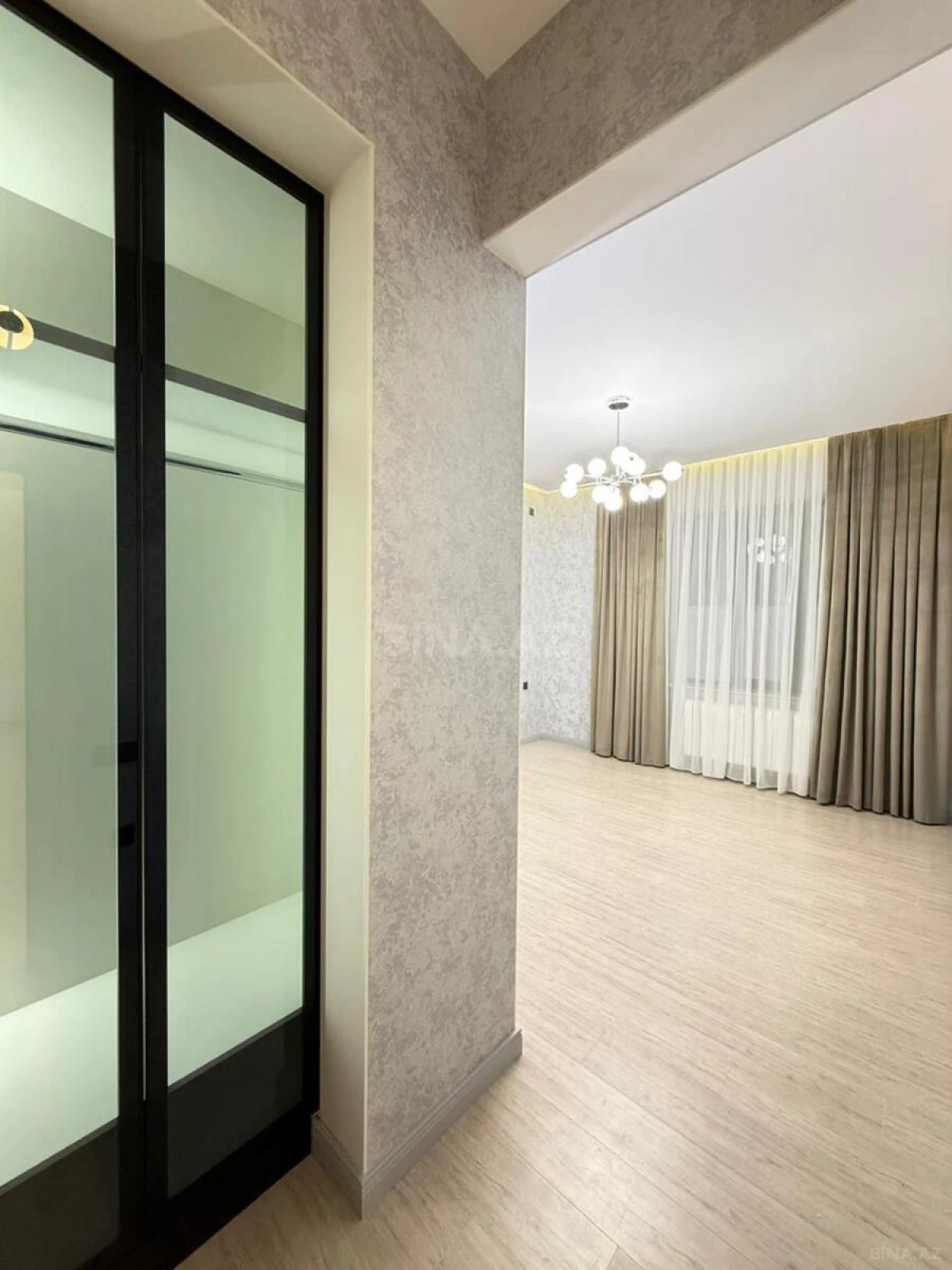Satılır 5 otaqlı həyət evi 200 m²