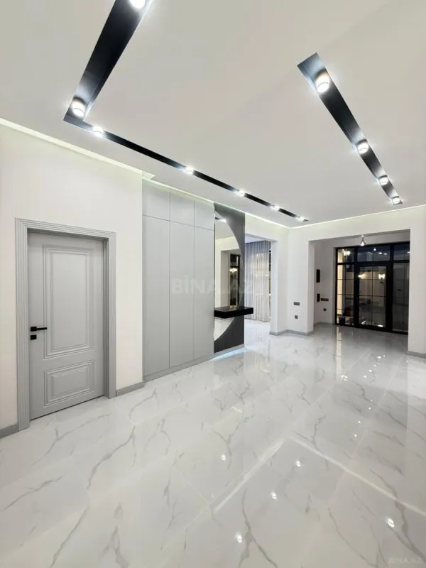 Satılır 5 otaqlı həyət evi 200 m²