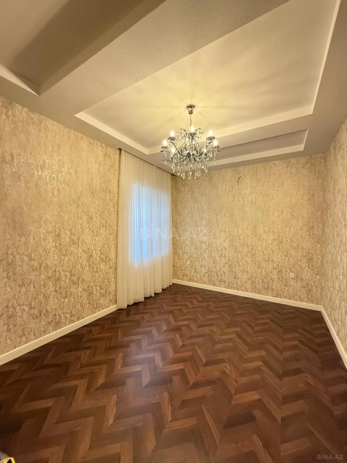 Satılır 5 otaqlı həyət evi 246 m²