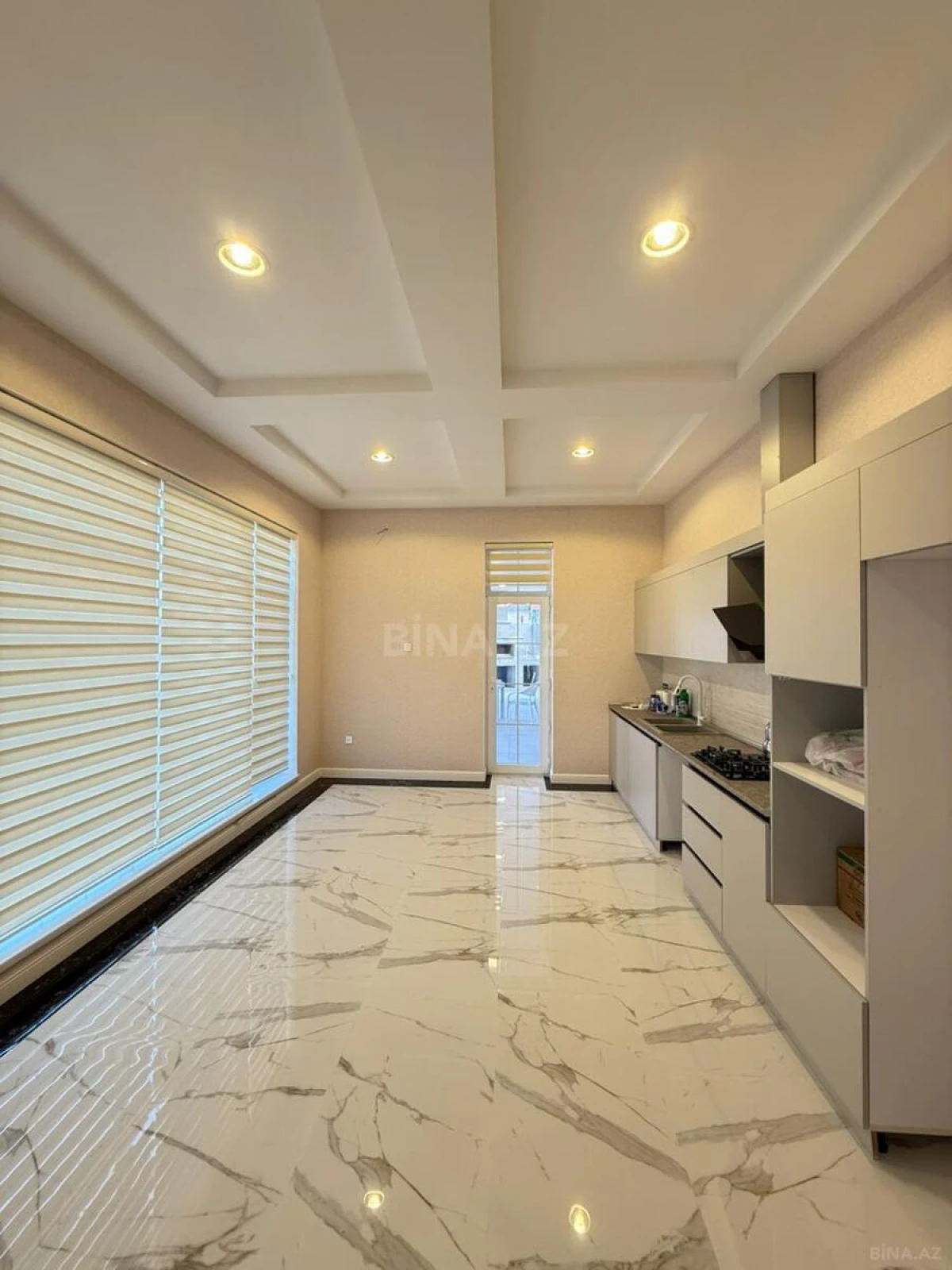 Satılır 5 otaqlı həyət evi 246 m²