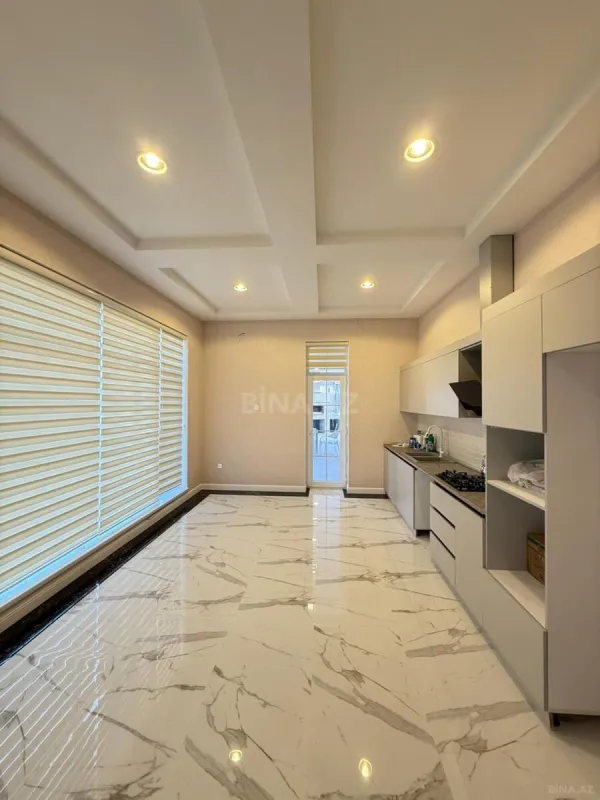 Satılır 5 otaqlı həyət evi 246 m²