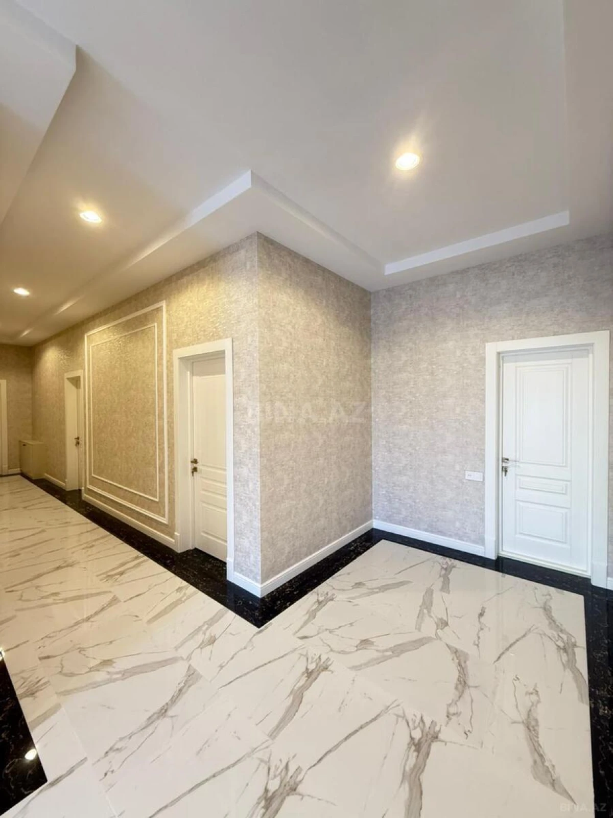 Satılır 5 otaqlı həyət evi 246 m²