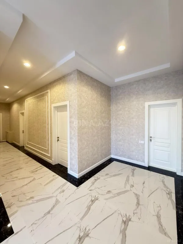 Satılır 5 otaqlı həyət evi 246 m²