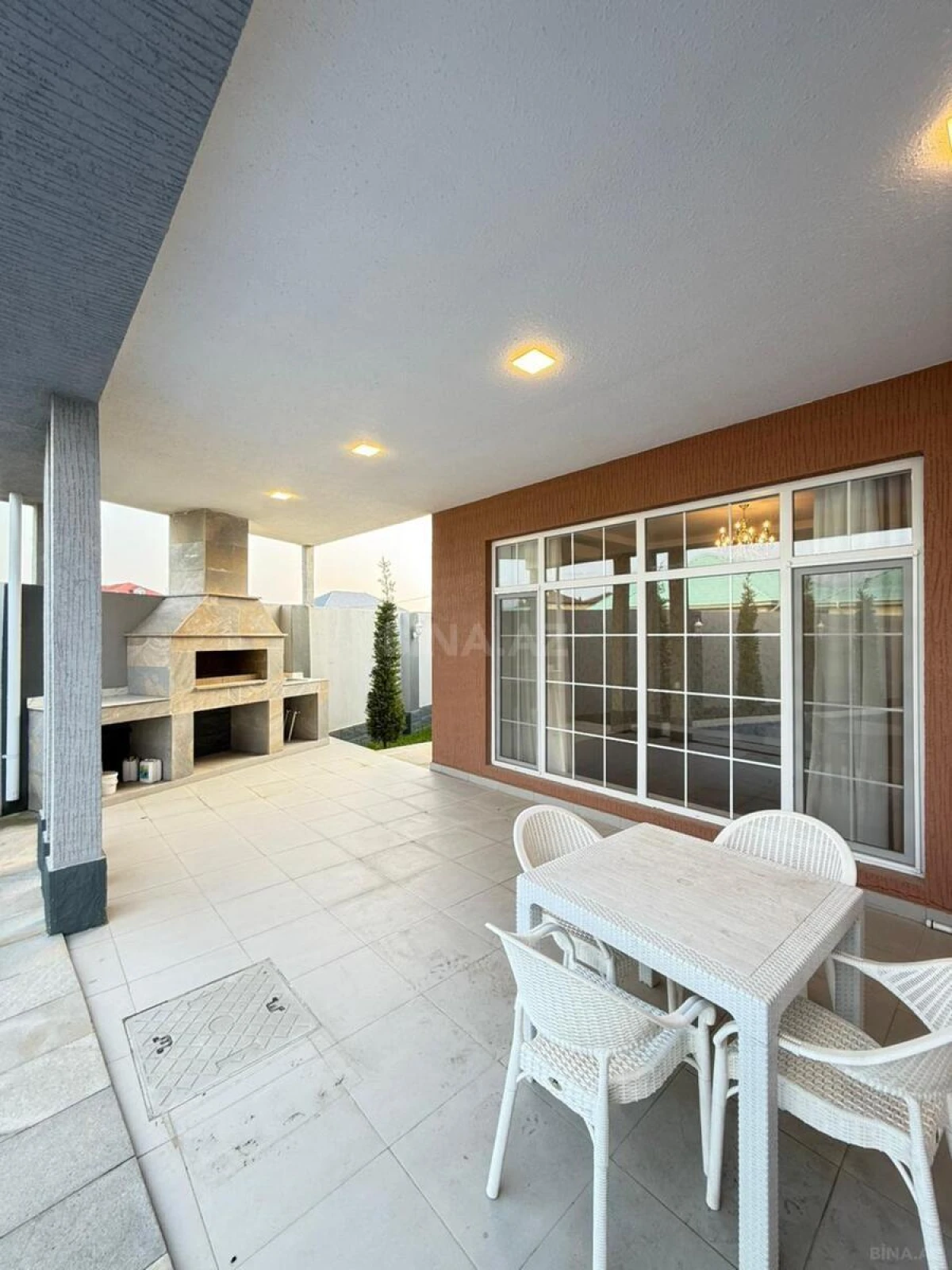 Satılır 5 otaqlı həyət evi 246 m²