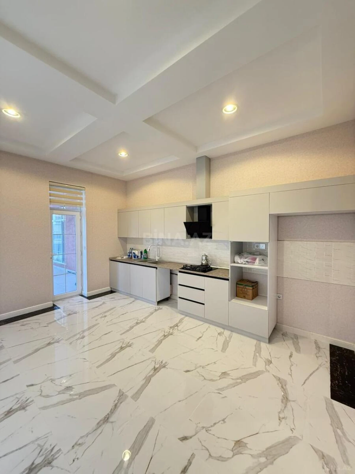 Satılır 5 otaqlı həyət evi 246 m²