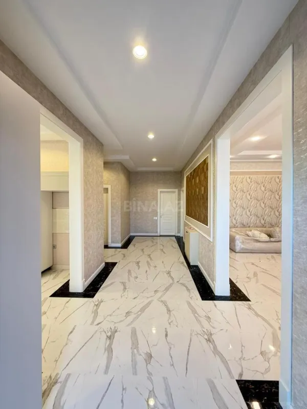 Satılır 5 otaqlı həyət evi 246 m²