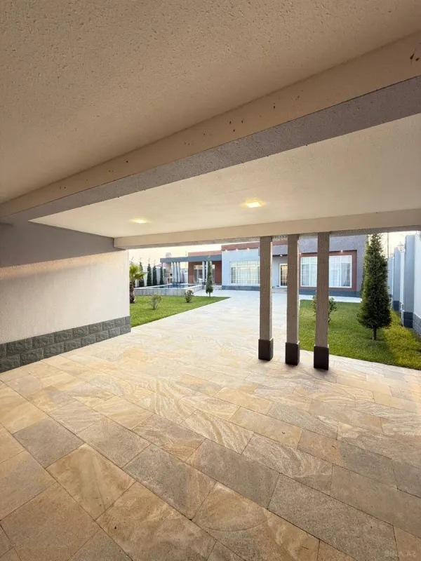 Satılır 5 otaqlı həyət evi 246 m²