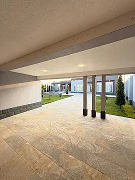 Satılır 5 otaqlı həyət evi 246 m²