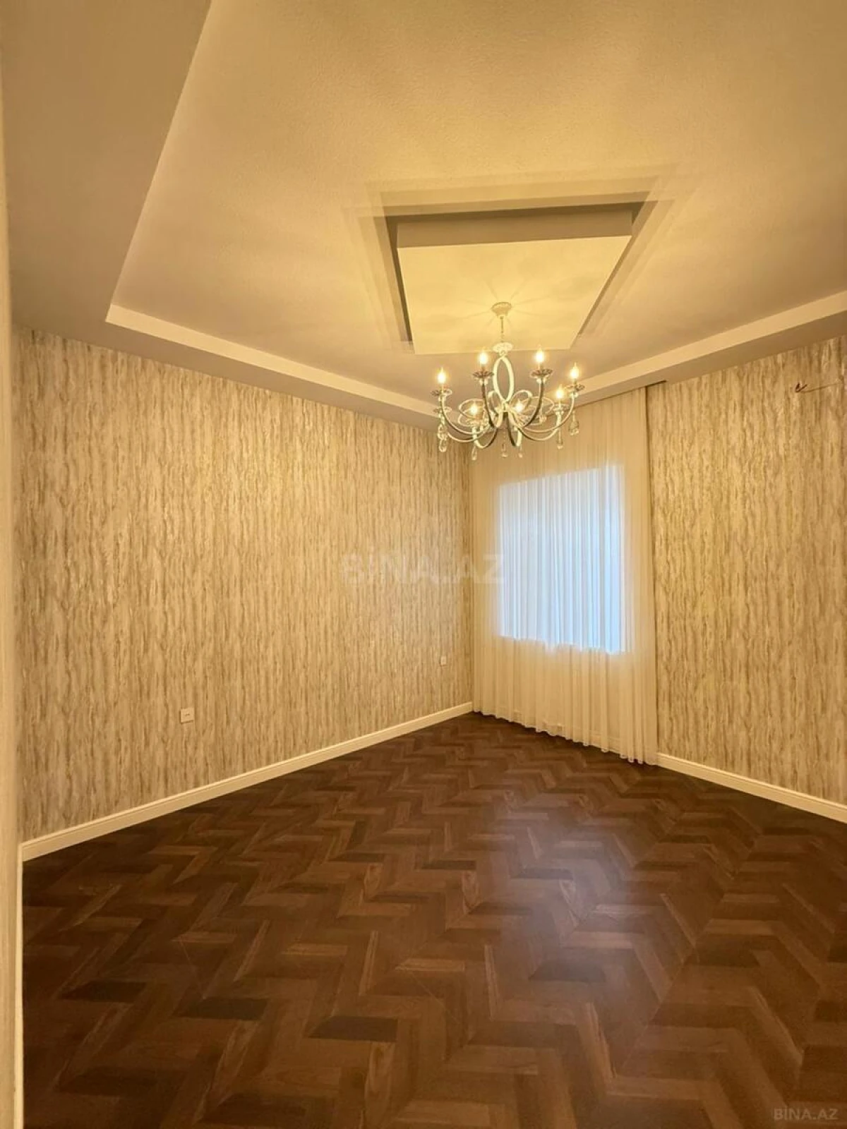 Satılır 5 otaqlı həyət evi 246 m²