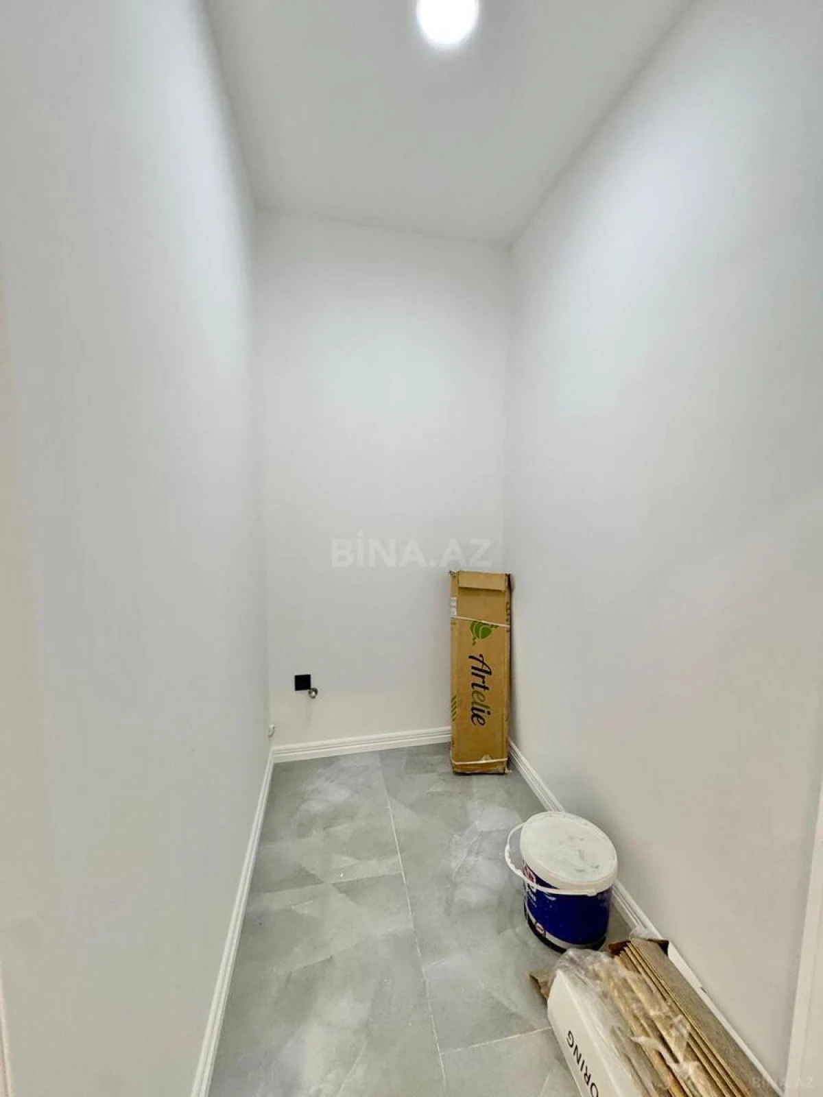 Satılır 4 otaqlı mənzil 180 m²