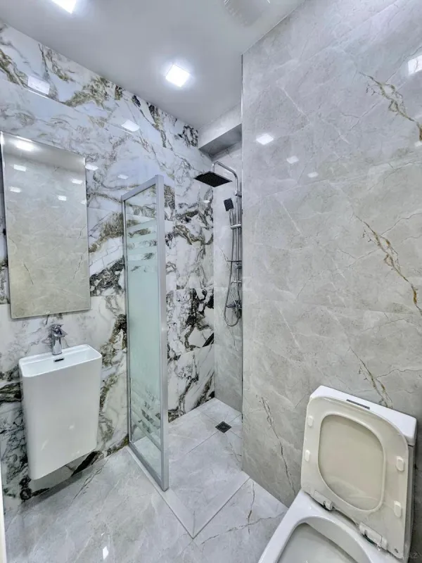 Satılır 4 otaqlı mənzil 180 m²