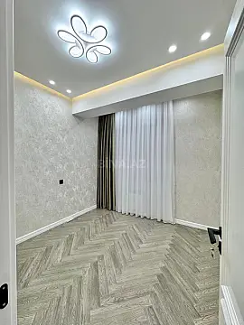 Satılır 4 otaqlı mənzil 180 m²