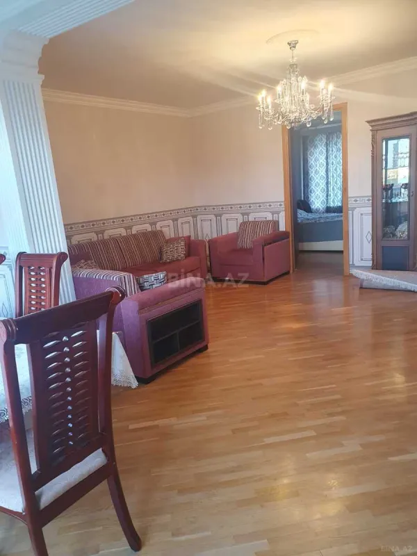 Satılır 4 otaqlı mənzil 128 m²