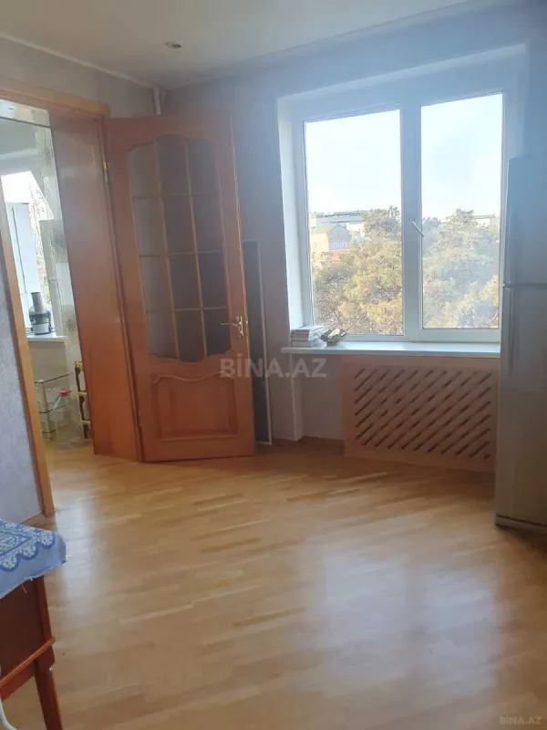 Satılır 4 otaqlı mənzil 128 m²