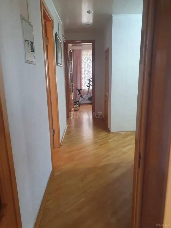 Satılır 4 otaqlı mənzil 128 m²