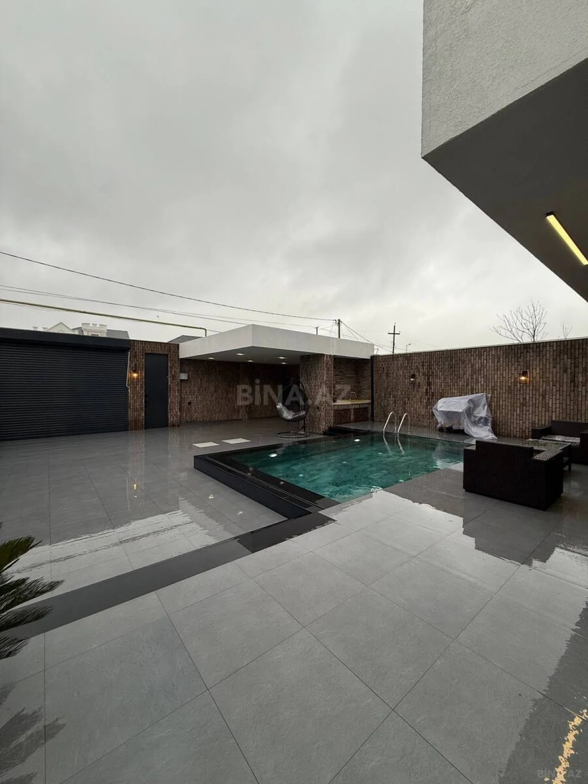 Satılır 4 otaqlı həyət evi 250 m²