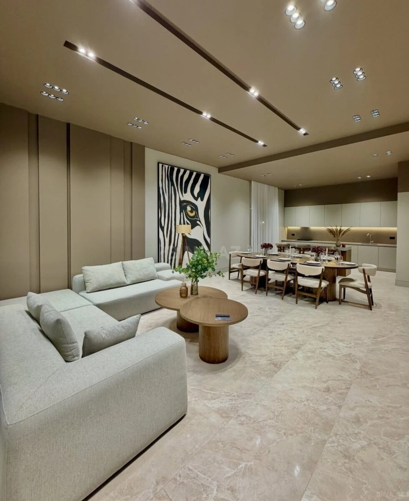 Satılır 4 otaqlı həyət evi 250 m²