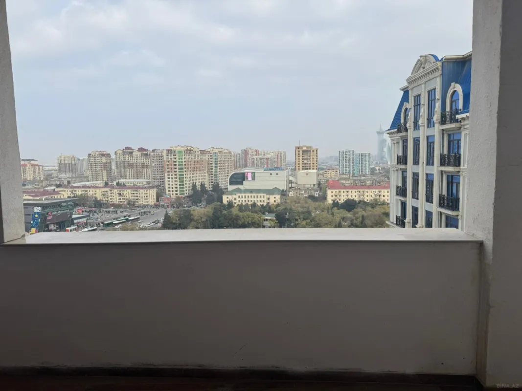 Kirayə verilir 3 otaqlı mənzil 158 m²
