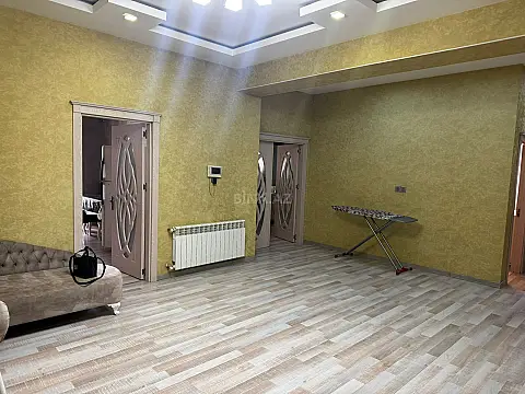 Kirayə verilir 3 otaqlı mənzil 158 m²