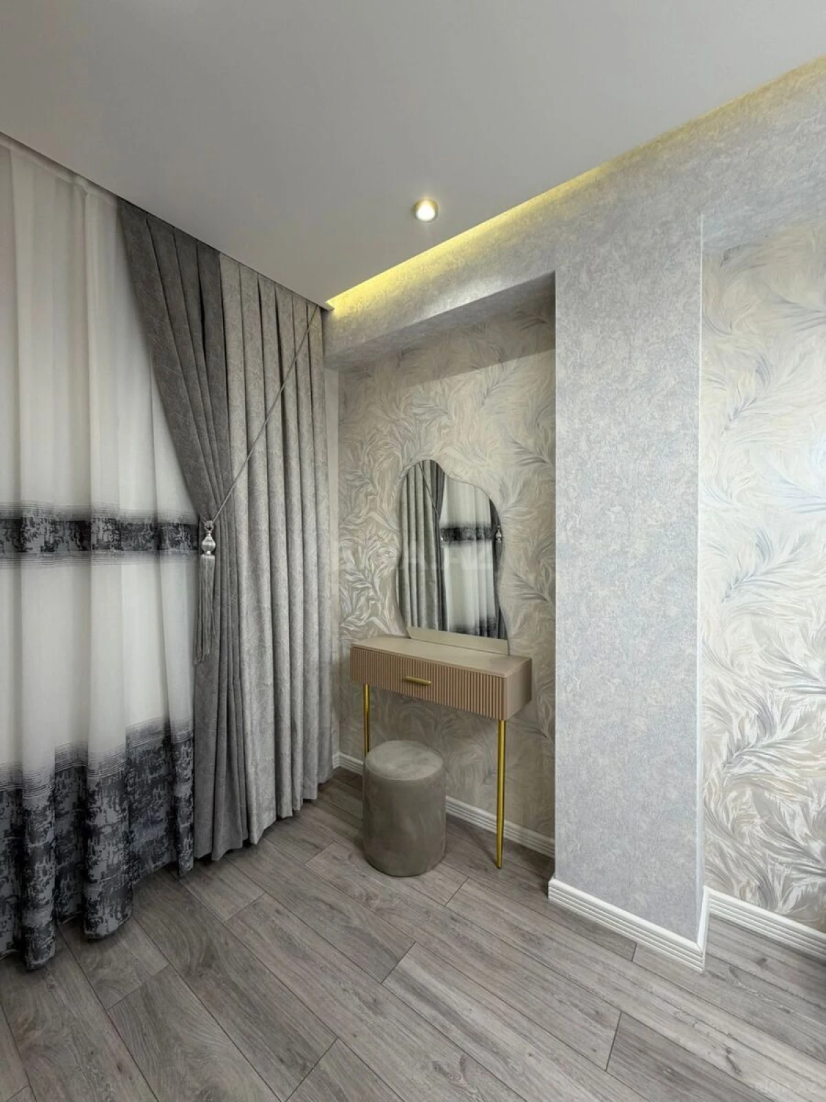 Satılır 2 otaqlı mənzil 75 m²