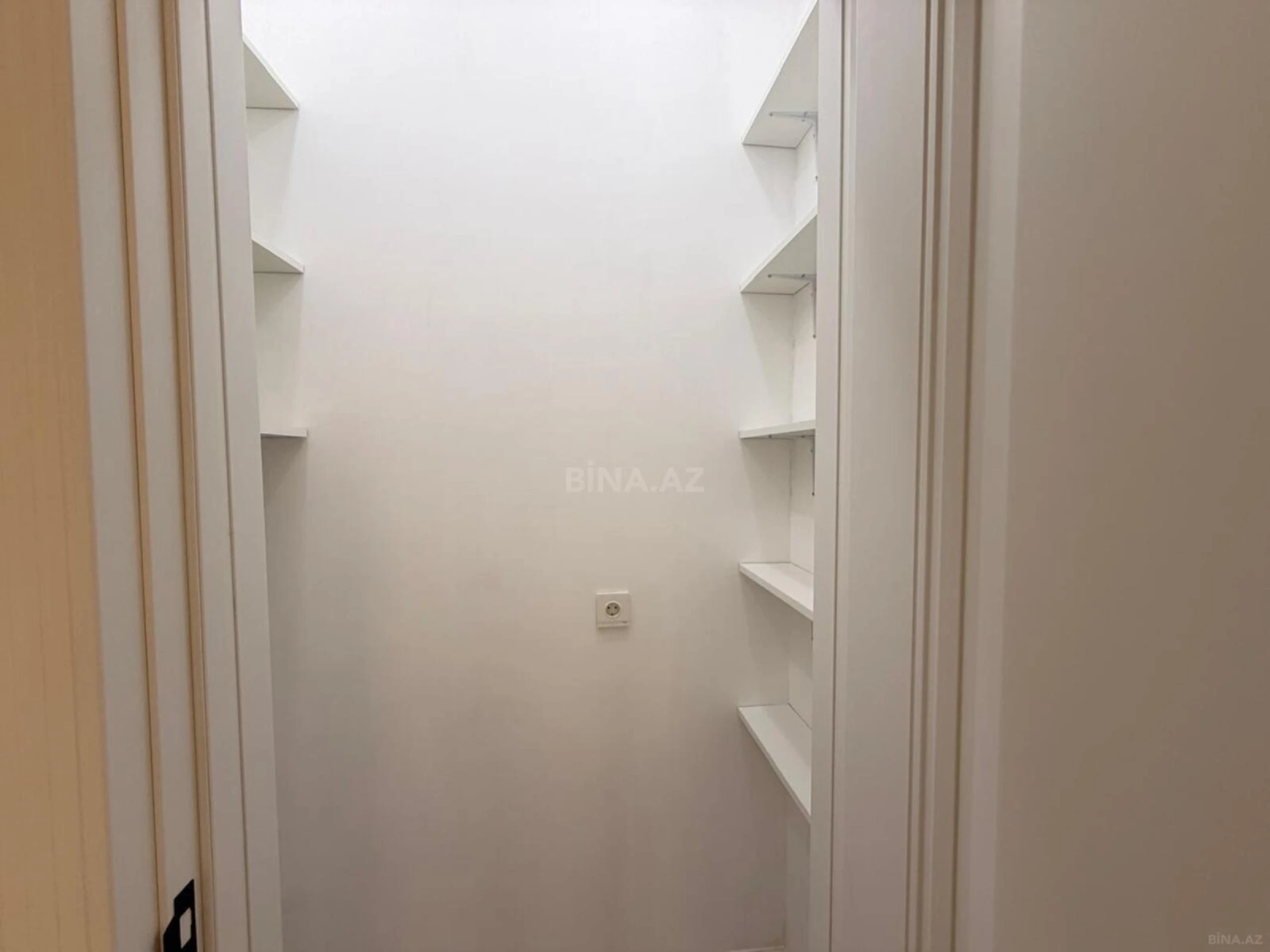 Satılır 4 otaqlı həyət evi 180 m²