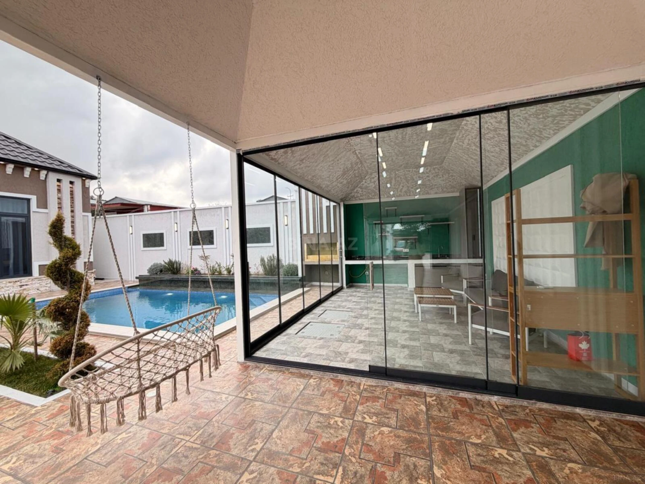 Satılır 4 otaqlı həyət evi 180 m²