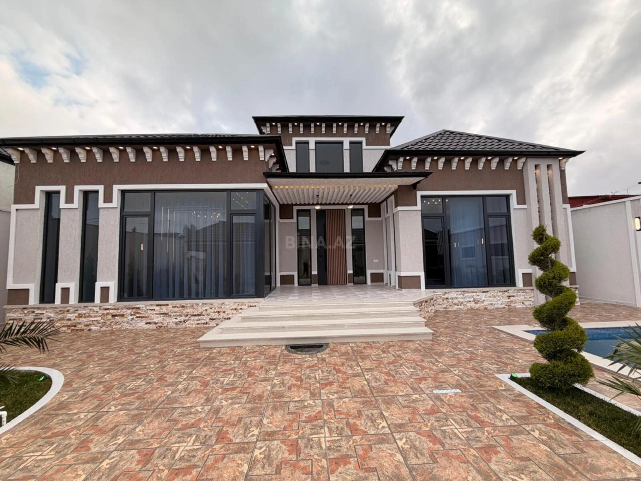 Satılır 4 otaqlı həyət evi 180 m²