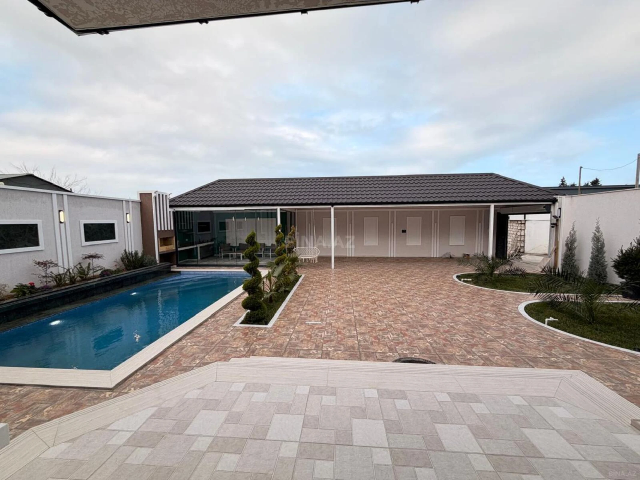 Satılır 4 otaqlı həyət evi 180 m²