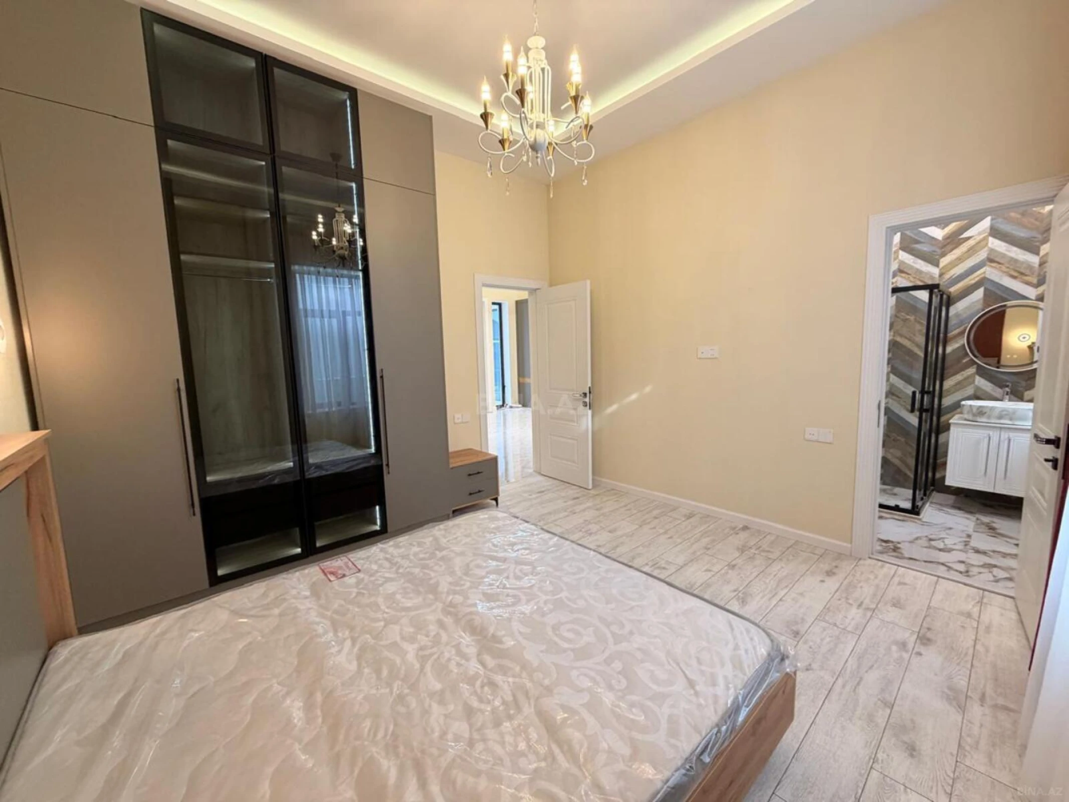 Satılır 4 otaqlı həyət evi 180 m²