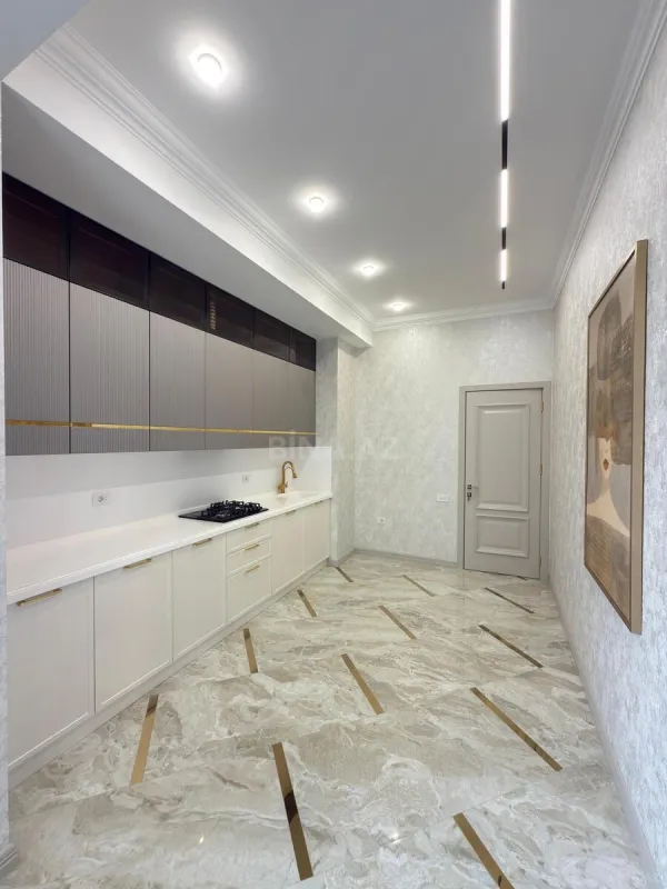 Satılır 4 otaqlı mənzil 160 m²