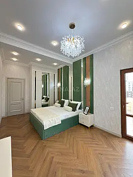 Satılır 4 otaqlı mənzil 160 m²