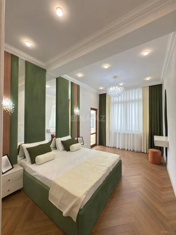 Satılır 4 otaqlı mənzil 160 m²