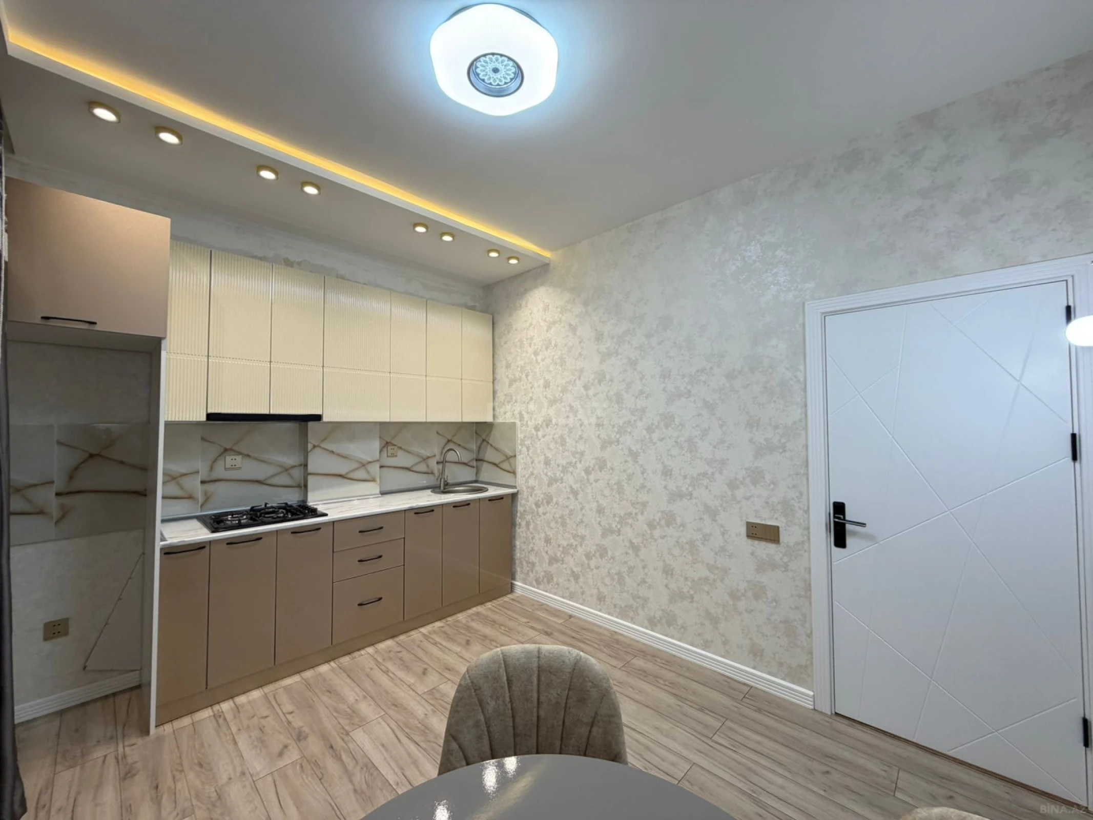 Satılır 2 otaqlı mənzil 85 m²