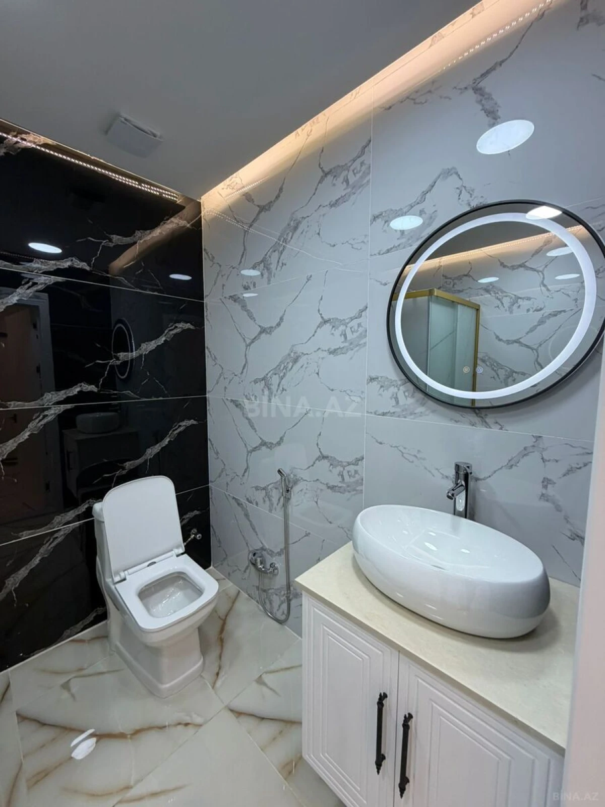 Satılır 2 otaqlı mənzil 85 m²
