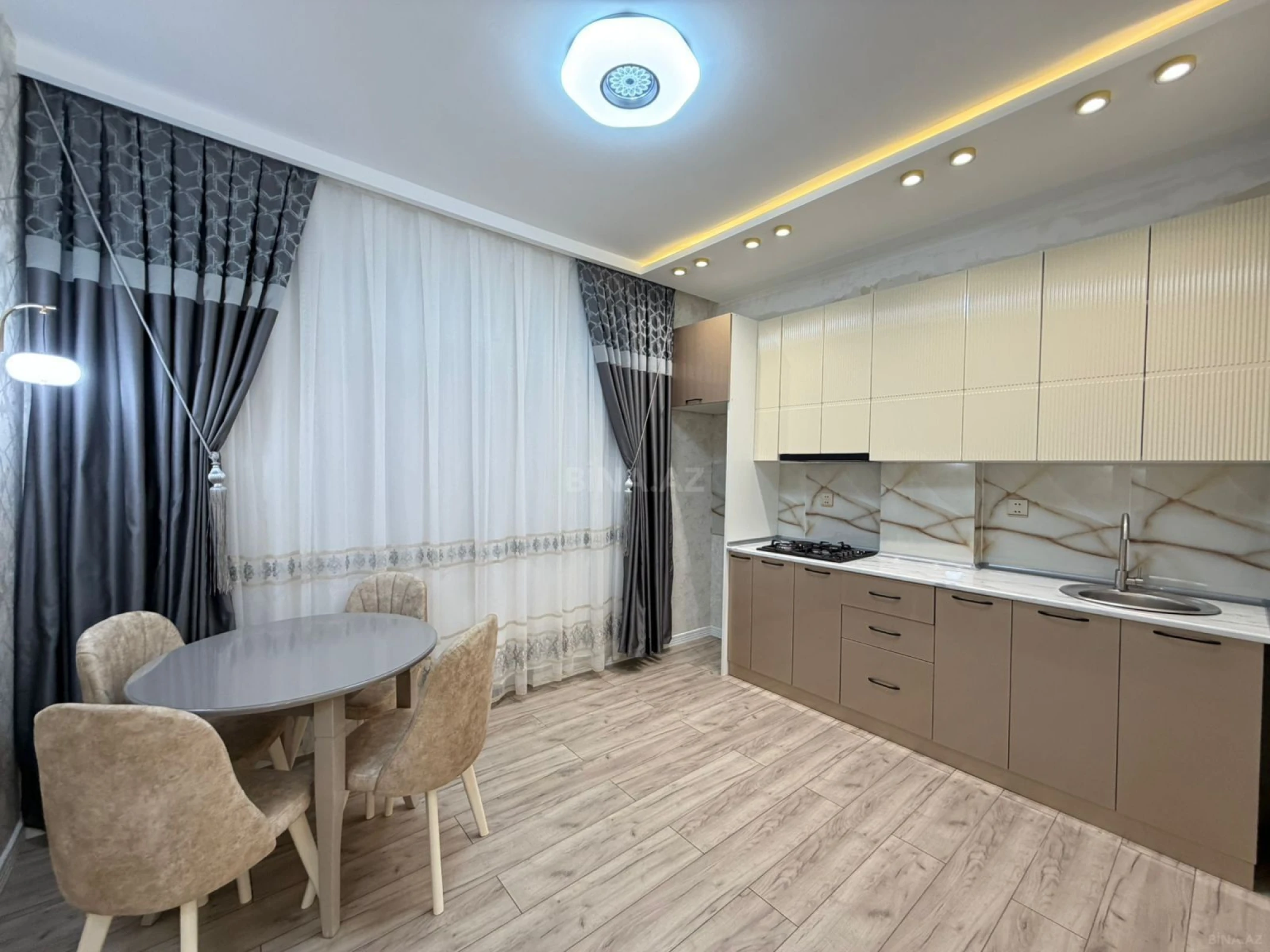 Satılır 2 otaqlı mənzil 85 m²