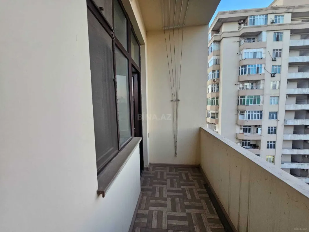 Satılır 2 otaqlı mənzil 82 m²