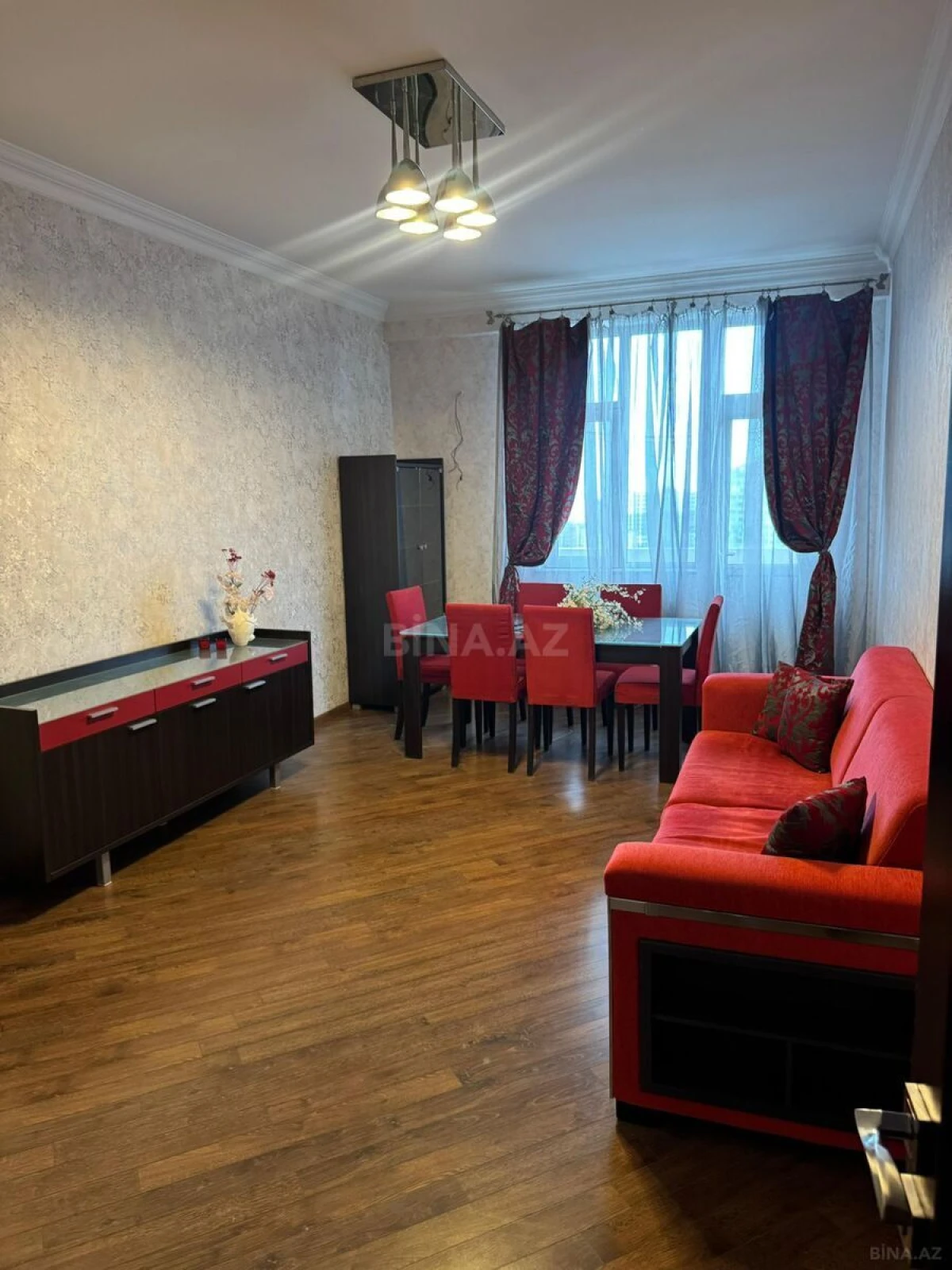 Satılır 2 otaqlı mənzil 90 m²