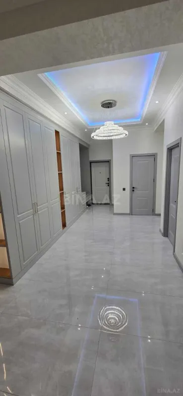 Satılır 3 otaqlı mənzil 141 m²