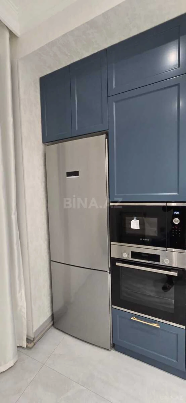 Satılır 3 otaqlı mənzil 141 m²
