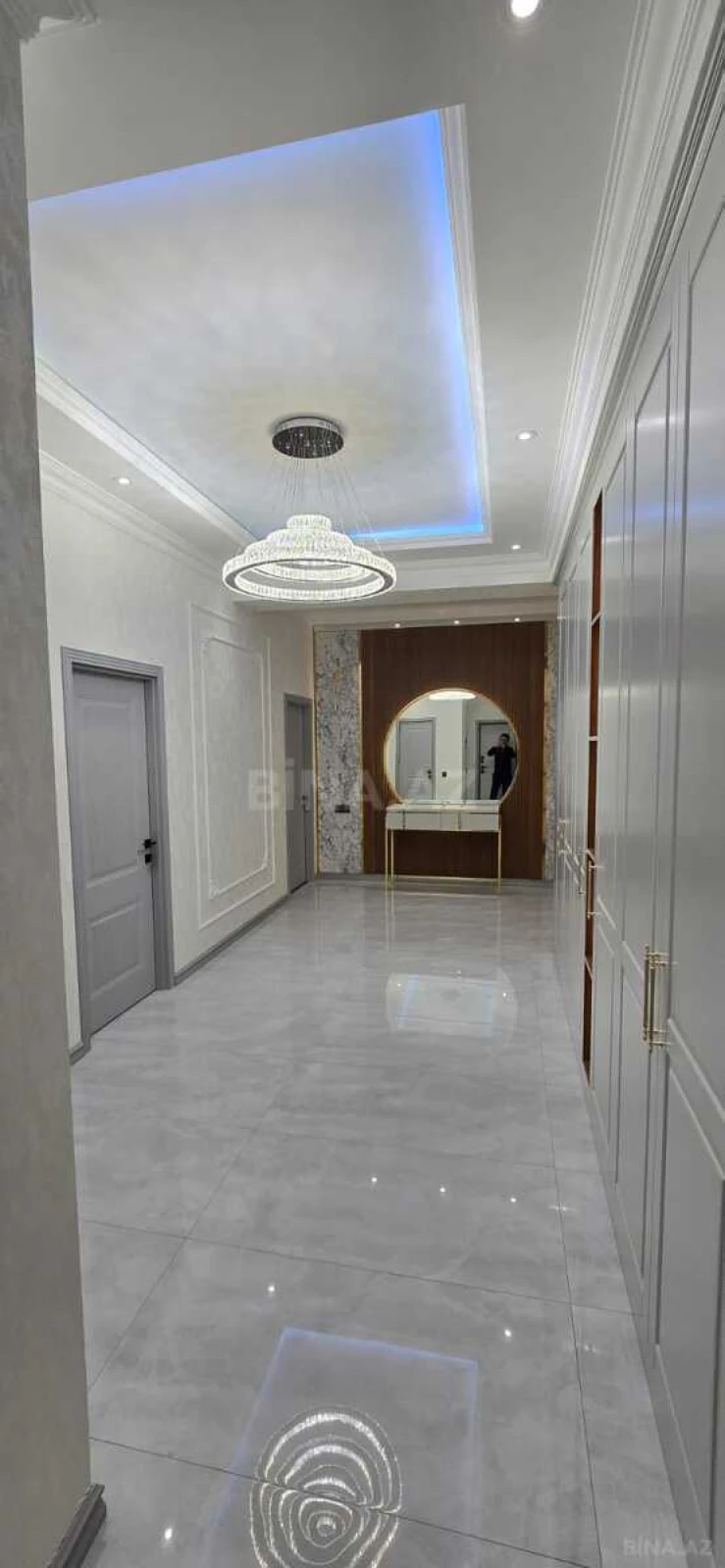 Satılır 3 otaqlı mənzil 141 m²
