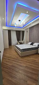 Satılır 3 otaqlı mənzil 141 m²