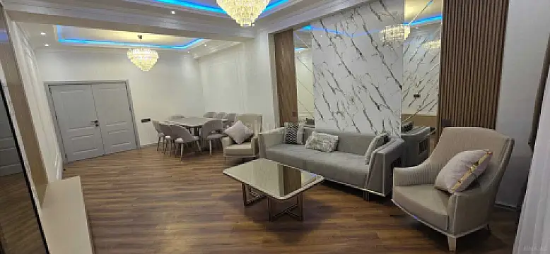 Satılır 3 otaqlı mənzil 141 m² — Bakı, İnşaatçılar 3 otaq 141.00 m²