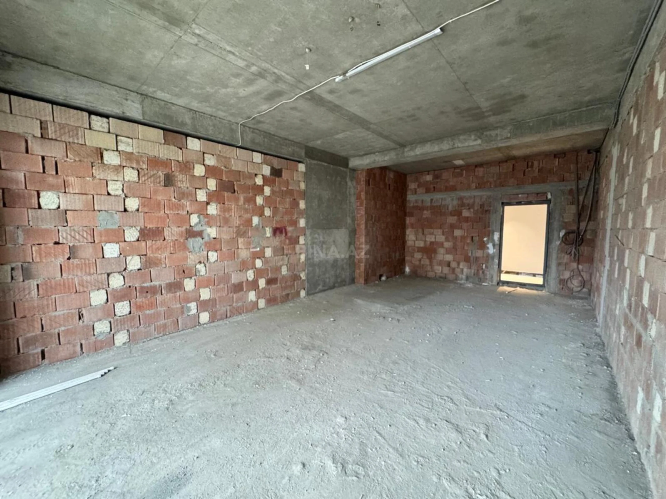 Satılır 1 otaqlı mənzil 56 m²