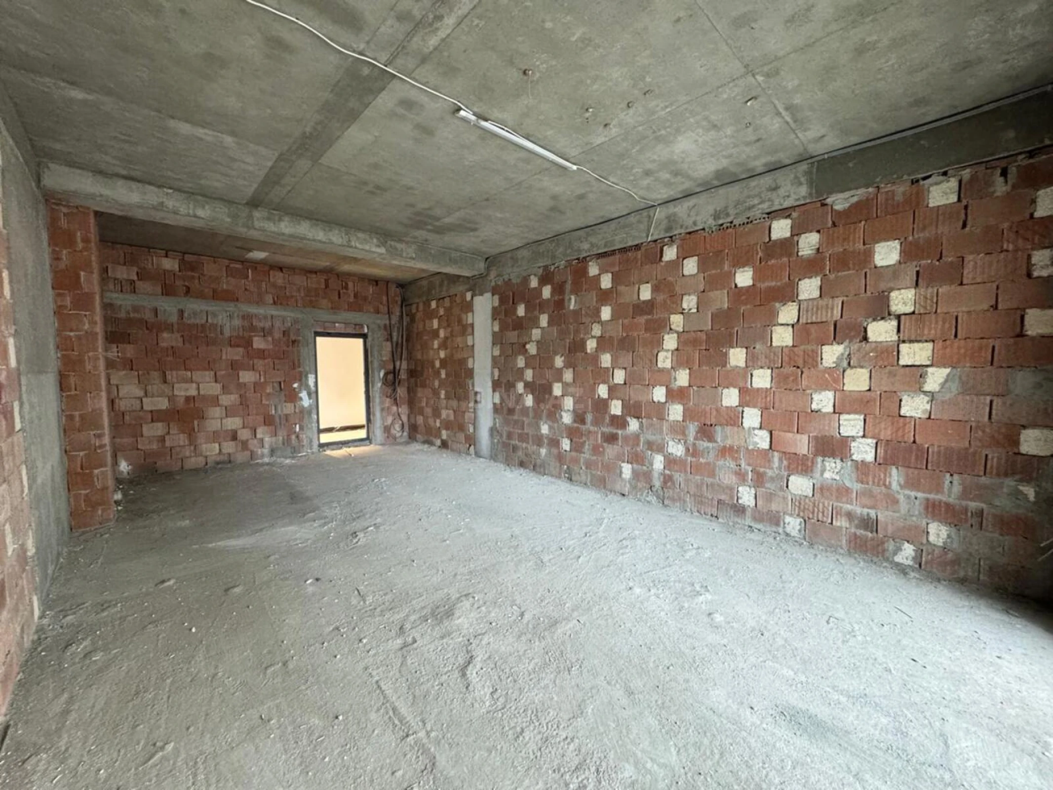 Satılır 1 otaqlı mənzil 56 m²